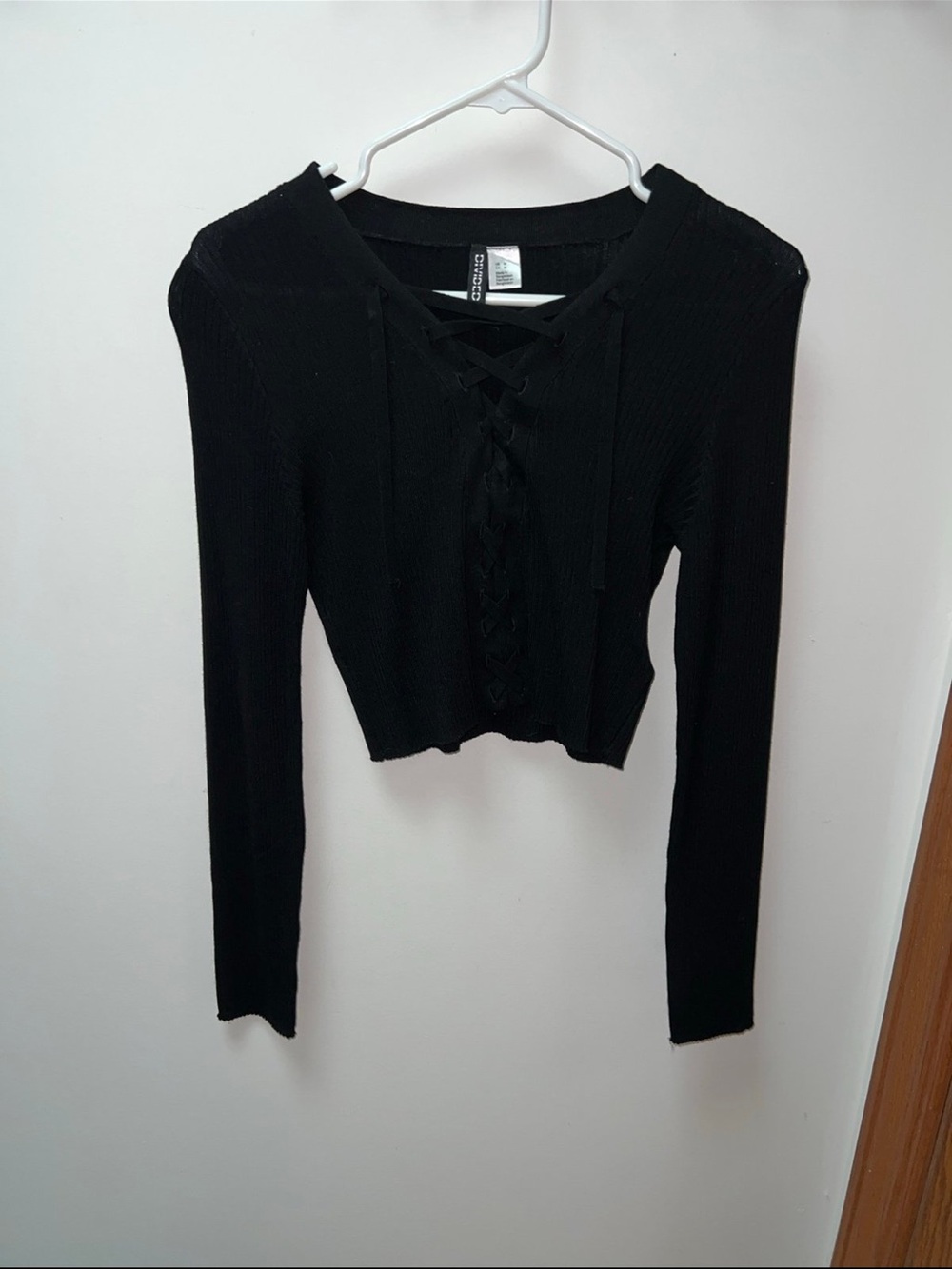 H&M Divided Black Lace-Up Ribbed Cropped Long Sleeve Top Size M